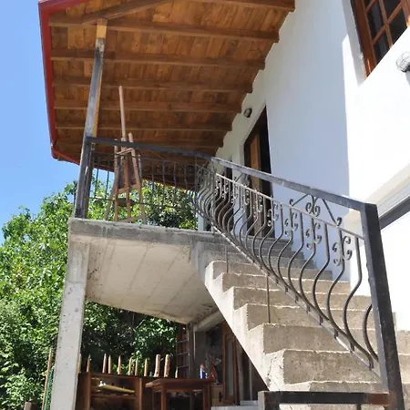 Maison Adoree